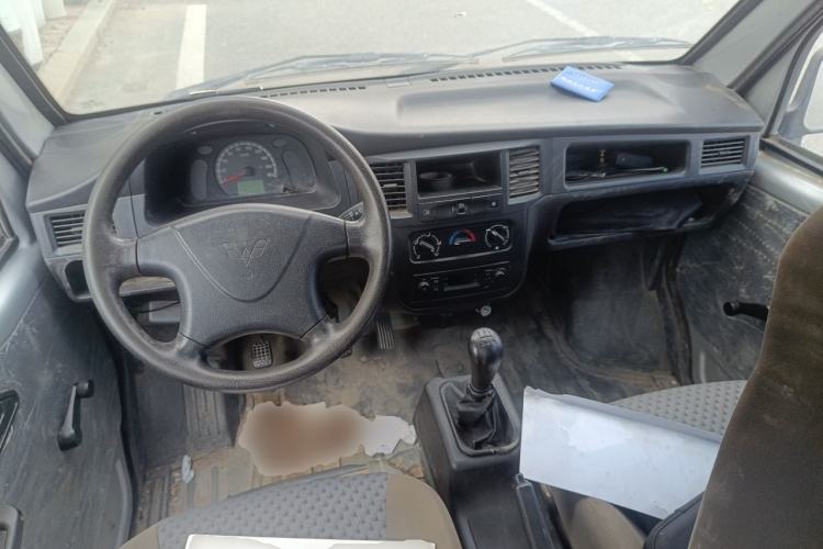 Used Wuling Zhiguang 2020 1.2L Practical Model China VI LSI Center Console