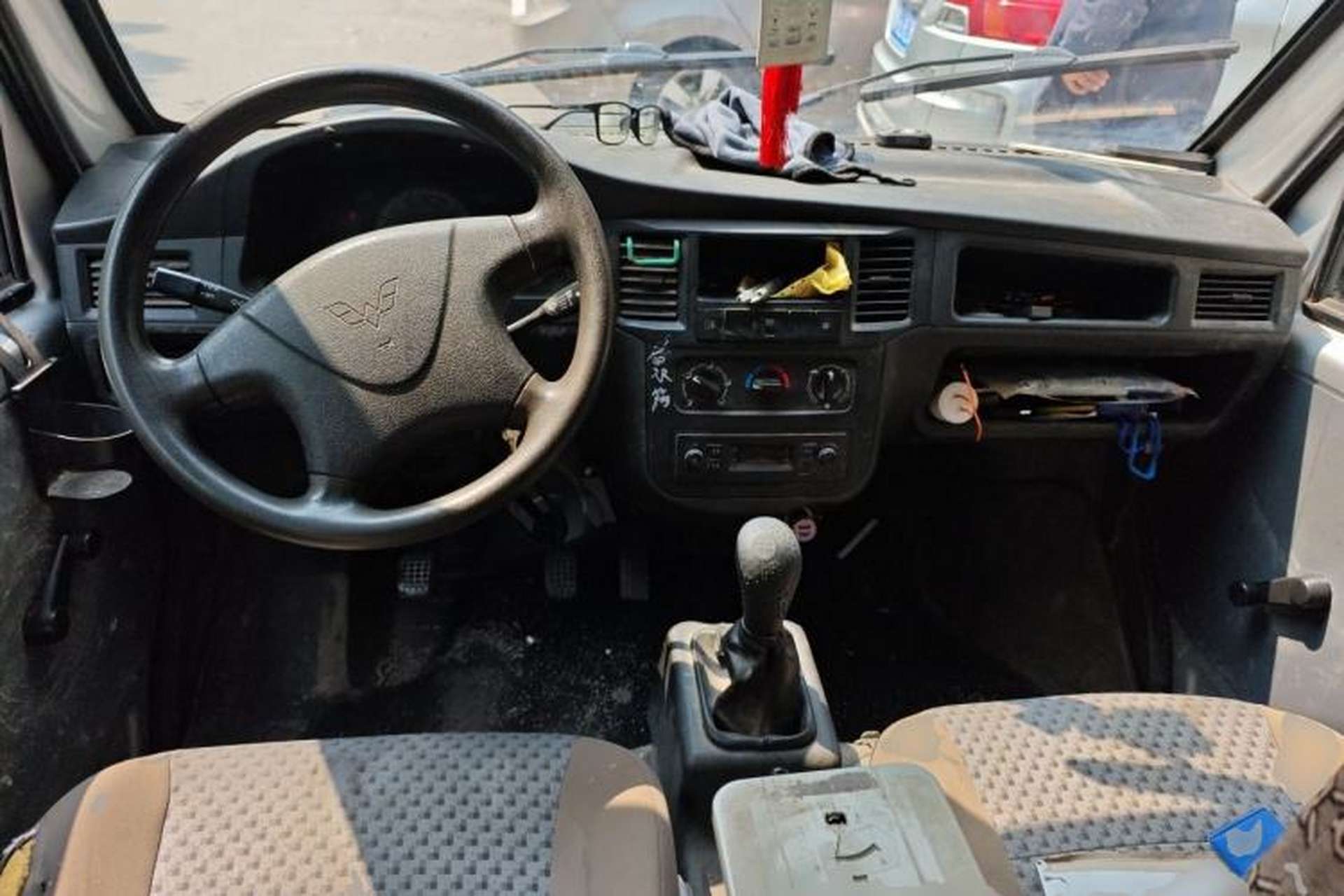 Used Wuling Zhiguang 2020 1.2L Practical Model China VI LSI Center Console