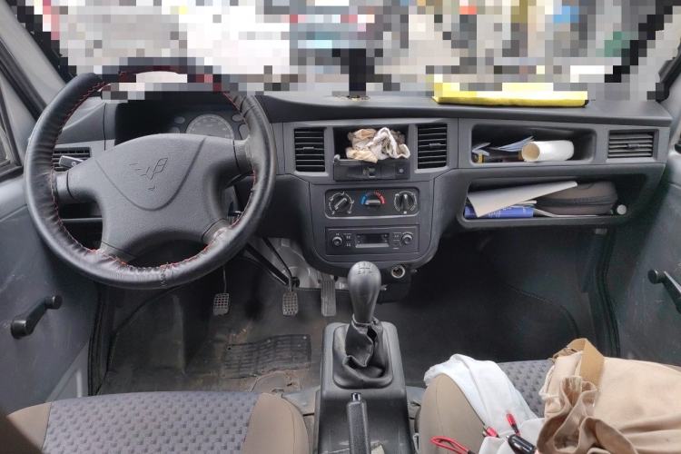 Used Wuling Zhiguang 2020 1.2L Practical Model China VI LSI Center Console