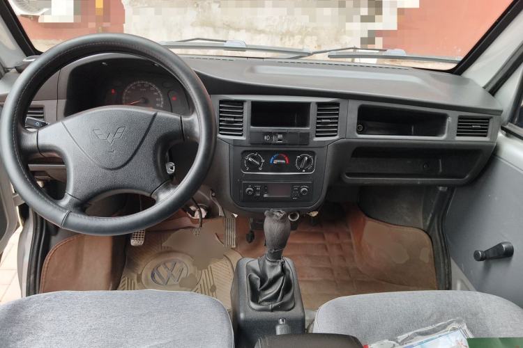 Used Wuling Zhiguang 2020 1.2L Practical Model China VI LSI Center Console
