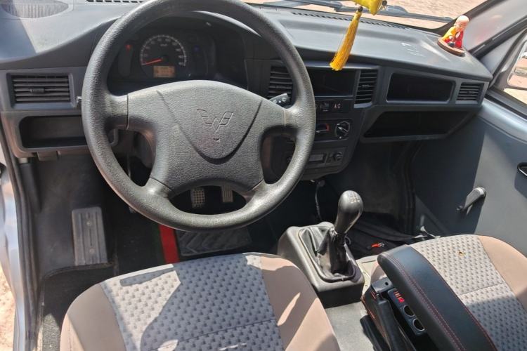 Used Wuling Zhiguang 2020 1.2L Van Utility Model China VI Emission Standard 2 Seats LSI Center Console