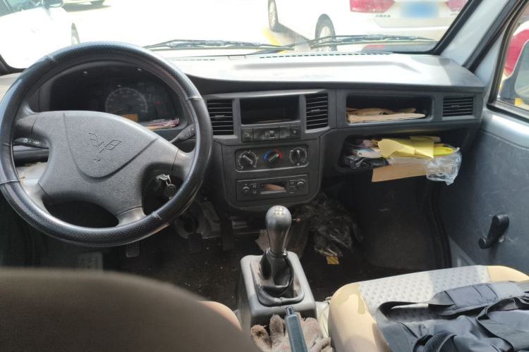 Used Wuling Zhiguang 2020 1.2L Practical Model China VI LSI Center Console