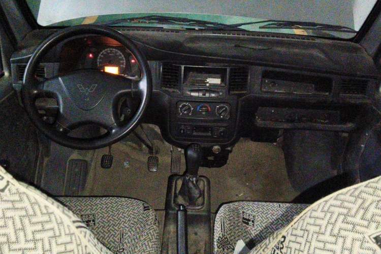 Used Wuling Zhiguang 2020 1.2L Practical Model China VI LSI Center Console