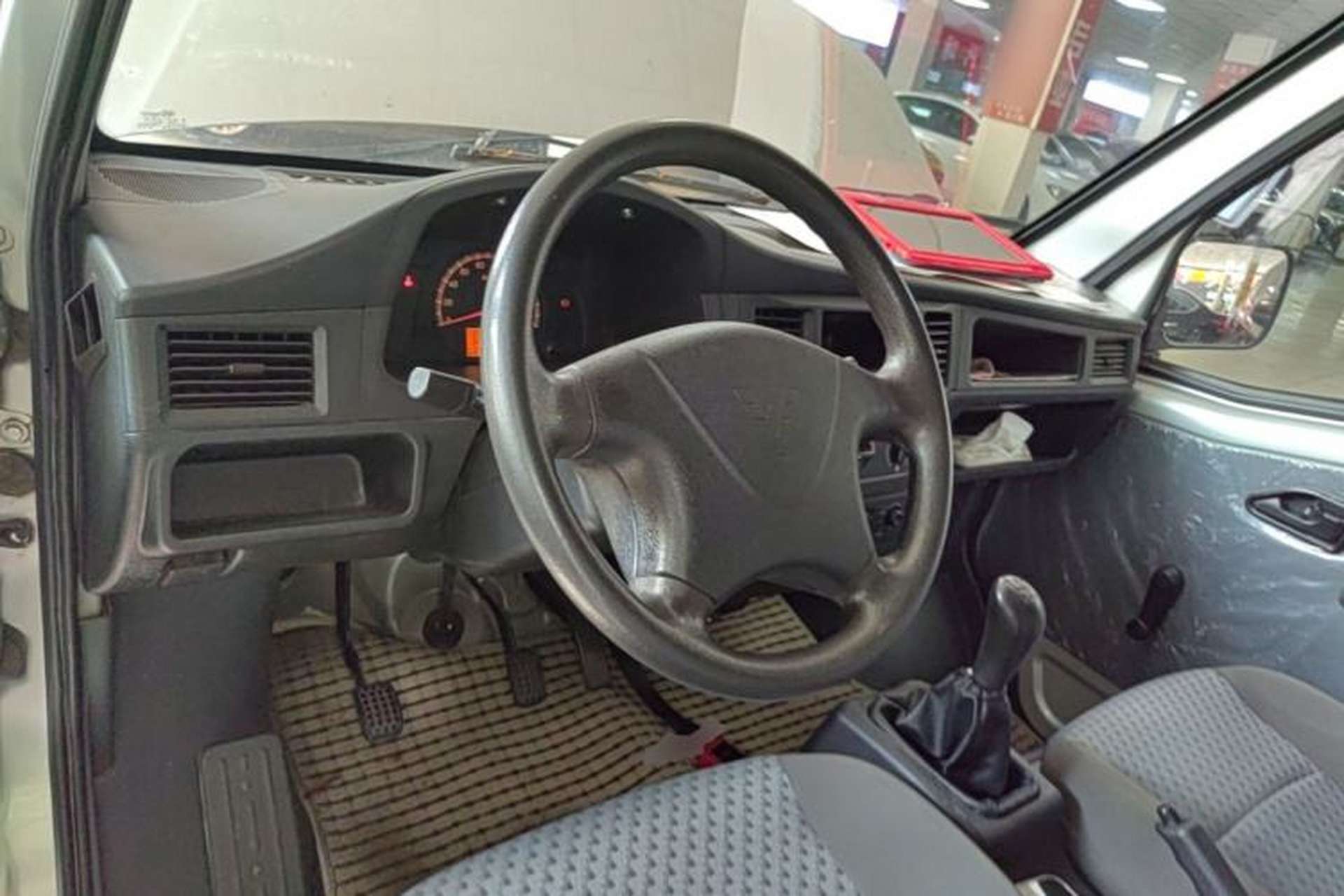 Used Wuling Zhiguang 2020 1.2L Practical Model China VI LSI Center Console