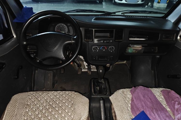 Used Wuling Zhiguang 2020 1.2L Practical Model China VI LSI Center Console