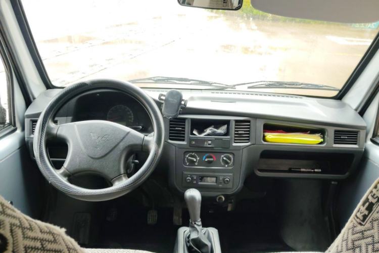 Used Wuling Zhiguang 2020 1.2L Practical Model China VI LSI Center Console
