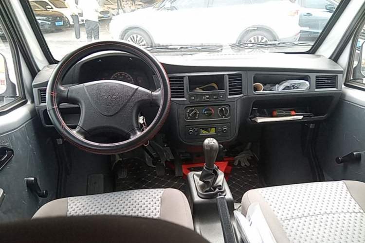 Used Wuling Zhiguang 2020 1.2L Practical Model China VI LSI Center Console
