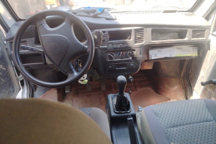 Used Wuling Zhiguang 2020 1.2L Practical Model China VI LSI Center Console