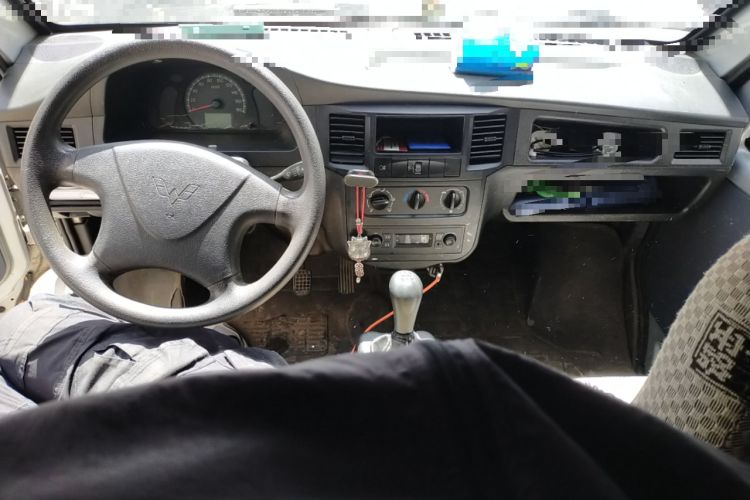 Used Wuling Zhiguang 2020 1.2L Practical Model China VI LSI Center Console
