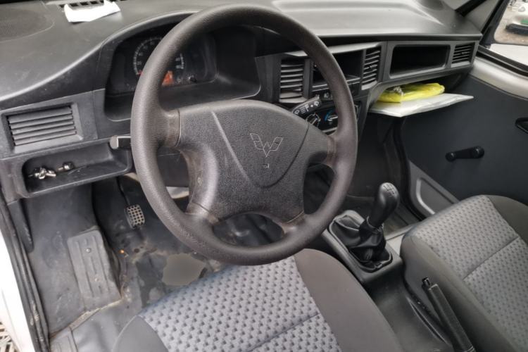 Used Wuling Zhiguang 2020 1.2L Van Utility Model China VI Emission Standard 2 Seats LSI Center Console