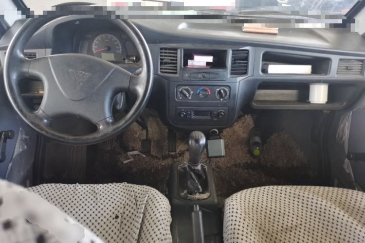 Used Wuling Zhiguang 2020 1.2L Practical Model China VI LSI Center Console