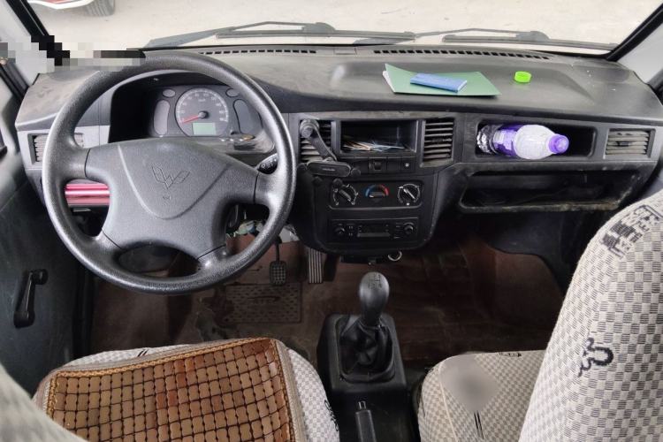 Used Wuling Zhiguang 2020 1.2L Practical Model China VI LSI Center Console