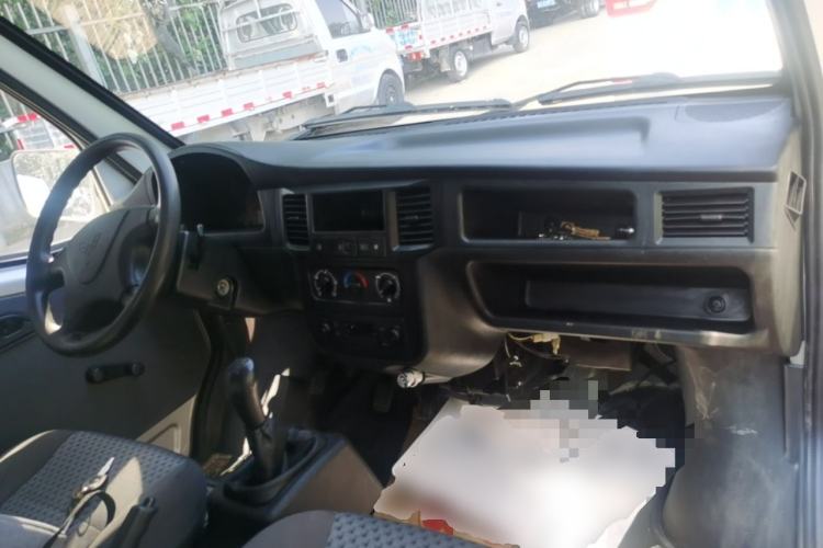 Used Wuling Zhiguang 2020 1.2L Practical Model China VI LSI Center Console