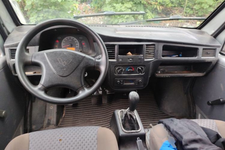 Used Wuling Zhiguang 2020 1.2L Practical Model China VI LSI Center Console