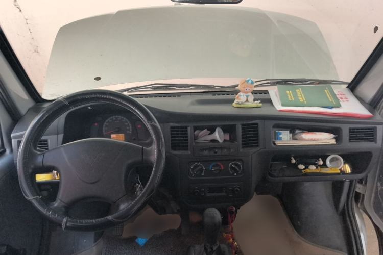 Used Wuling Zhiguang 2020 1.2L Practical Model China VI LSI Center Console