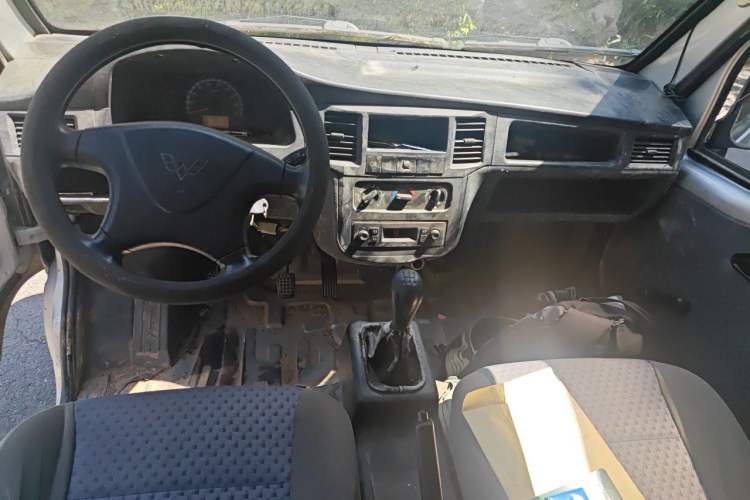 Used Wuling Zhiguang 2020 1.2L Practical Model China VI LSI Center Console