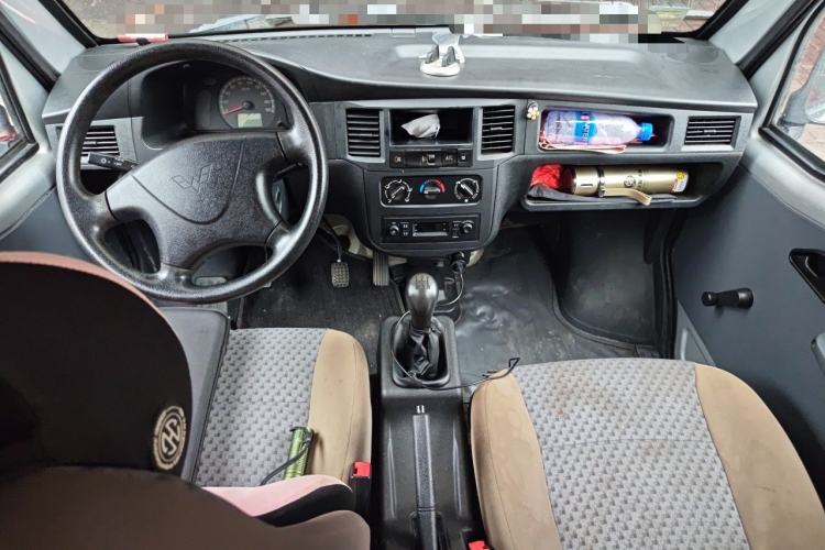 Used Wuling Zhiguang 2020 1.2L Practical Model China VI LSI Center Console