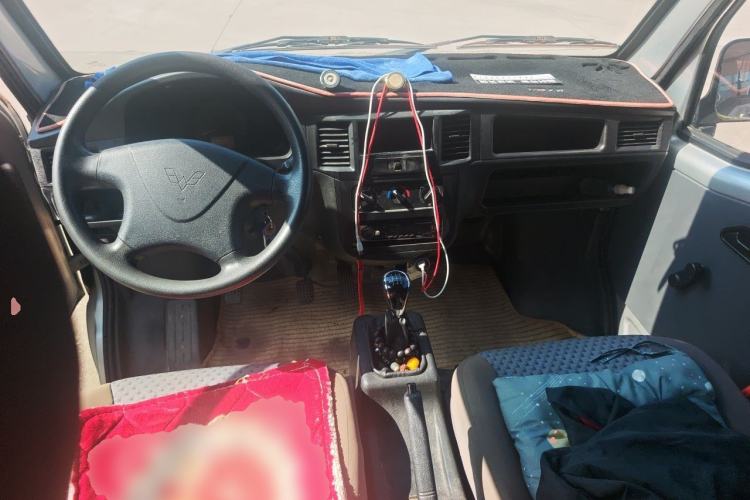 Used Wuling Zhiguang 2020 1.2L Practical Model China VI LSI Center Console