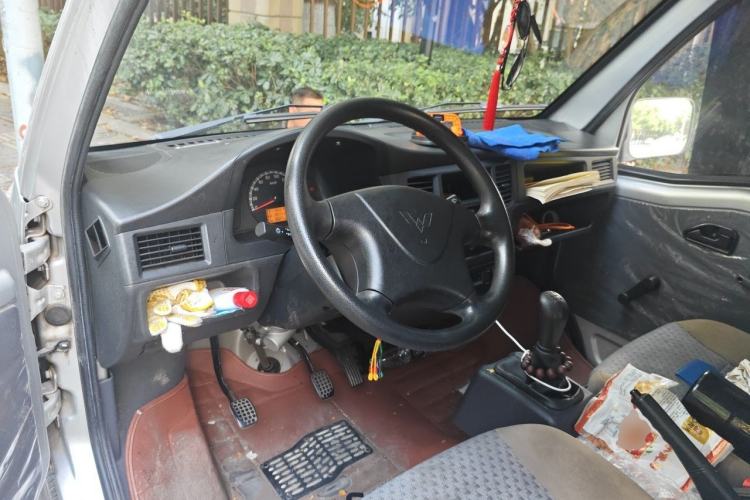 Used Wuling Zhiguang 2020 1.2L Practical Model China VI LSI Center Console
