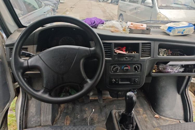 Used Wuling Zhiguang 2020 1.2L Practical Model China VI LSI Center Console