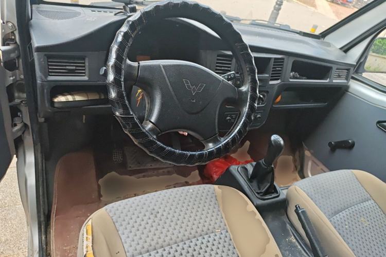Used Wuling Zhiguang 2020 1.2L Practical Model China VI LSI Center Console
