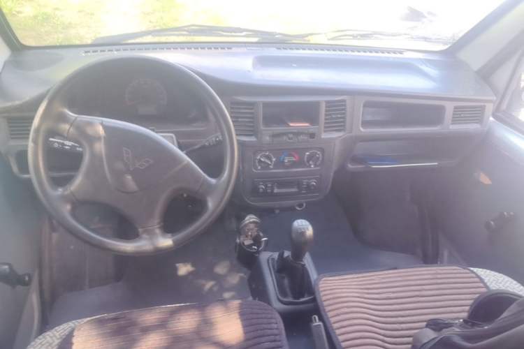 Used Wuling Zhiguang 2020 1.2L Practical Model China VI LSI Center Console