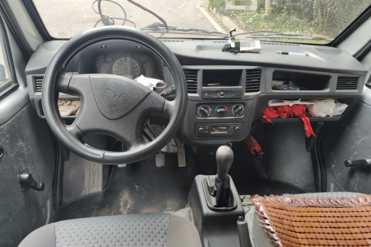 Used Wuling Zhiguang 2020 1.2L Practical Model China VI LSI Center Console