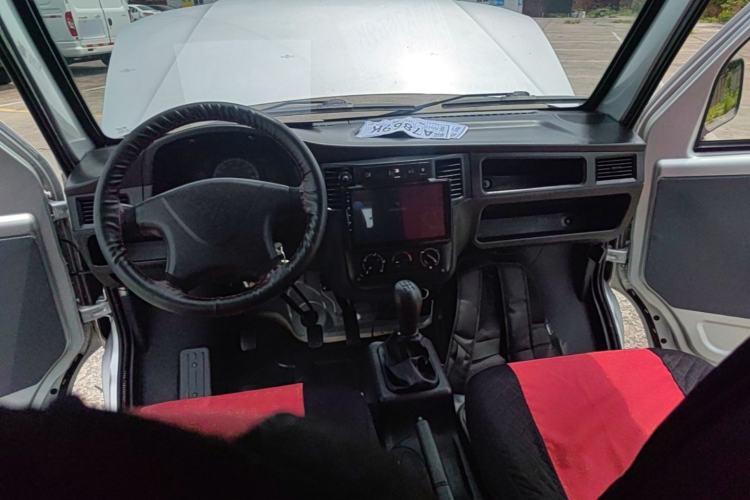 Used Wuling Zhiguang 2020 1.2L Practical Model China VI LSI Center Console