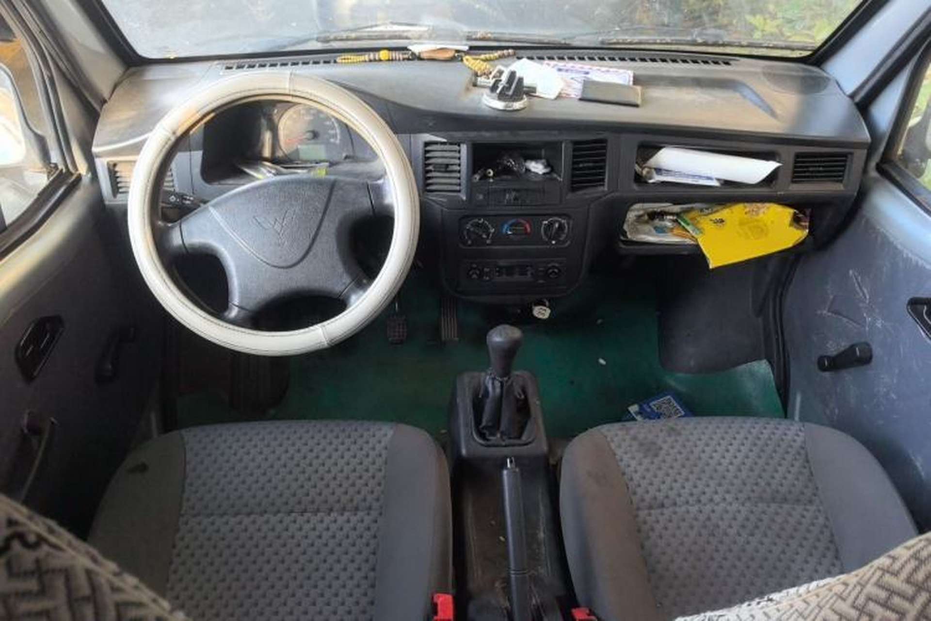 Used Wuling Zhiguang 2020 1.2L Practical Model China VI LSI Center Console