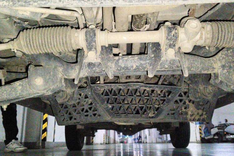 Used Wuling Zhiguang 2020 1.2L Practical Model China VI LSI Chassis Front