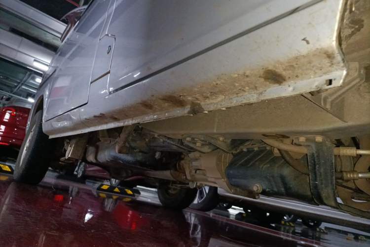 Used Wuling Zhiguang 2020 1.2L Practical Model China VI LSI Chassis Front Right