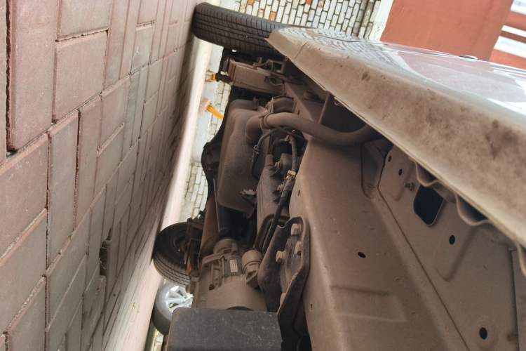 Used Wuling Zhiguang 2020 1.2L Practical Model China VI LSI Chassis Front Right