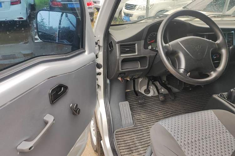 Used Wuling Zhiguang 2020 1.2L Van Utility Model China VI Emission Standard 2 Seats LSI Driver Seat