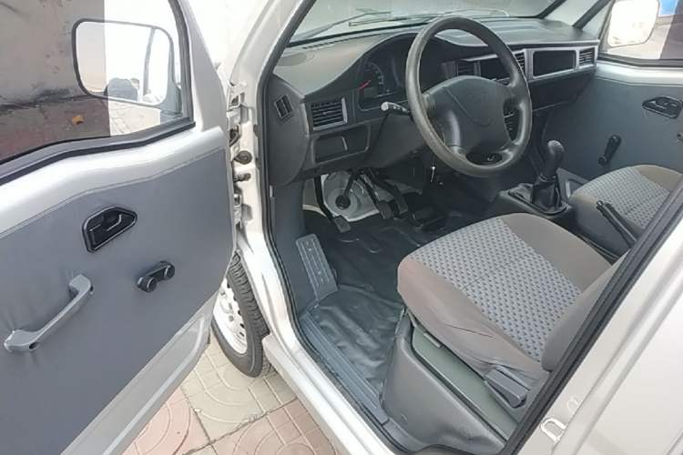 Used Wuling Zhiguang 2020 1.2L Practical Model China VI LSI Driver Seat