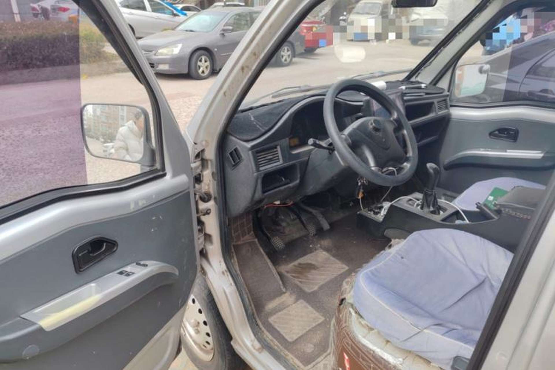 Used Wuling Zhiguang 2020 1.2L Van Utility Model China VI Emission Standard 2 Seats LSI Driver Seat
