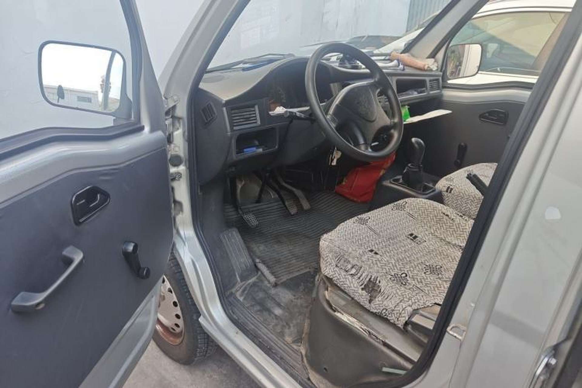 Used Wuling Zhiguang 2020 1.2L Van Utility Model China VI Emission Standard 2 Seats LSI Driver Seat