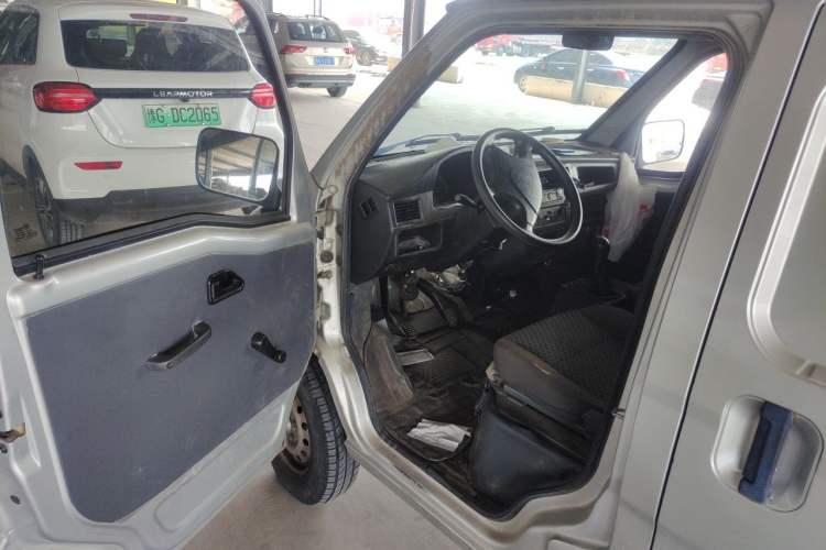 Used Wuling Zhiguang 2020 1.2L Van Utility Model China VI Emission Standard 2 Seats LSI Driver Seat