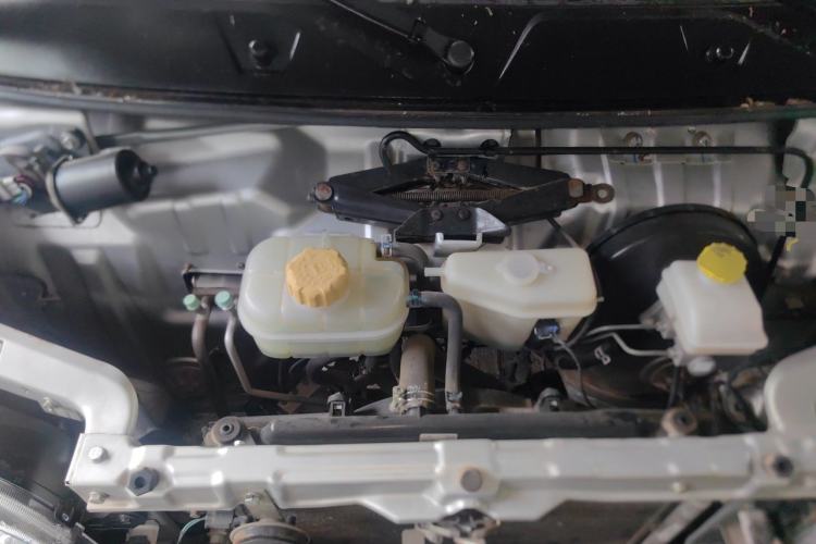 Used Wuling Zhiguang 2020 1.2L Practical Model China VI LSI Engine Bay