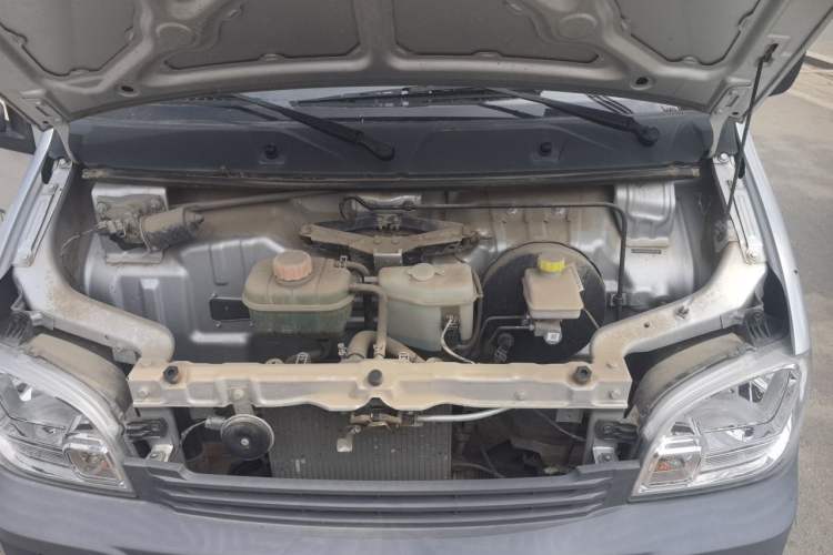 Used Wuling Zhiguang 2020 1.2L Practical Model China VI LSI Engine Bay