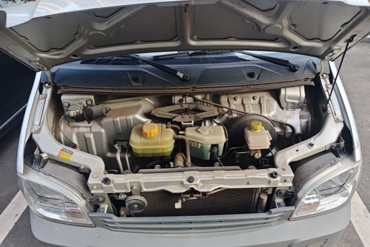 Used Wuling Zhiguang 2020 1.2L Practical Model China VI LSI Engine Bay