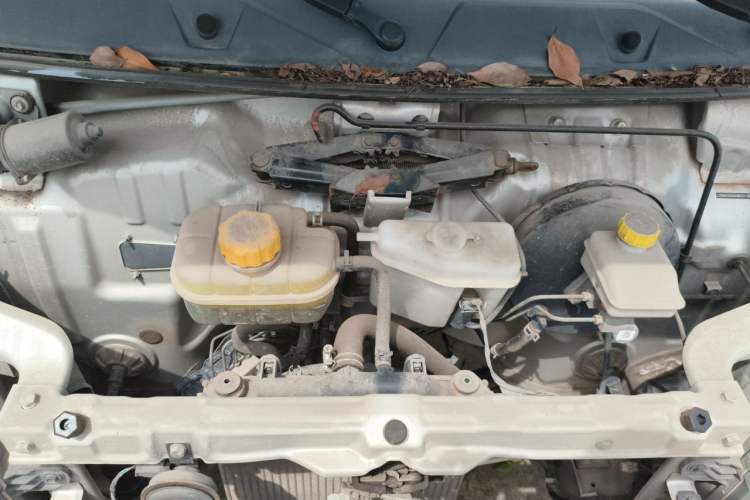 Used Wuling Zhiguang 2020 1.2L Practical Model China VI LSI Engine Bay
