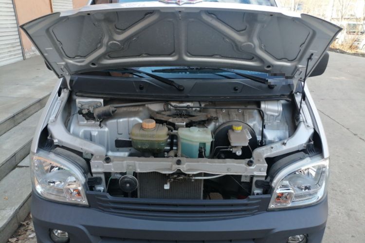 Used Wuling Zhiguang 2020 1.2L Practical Model China VI LSI Engine Bay