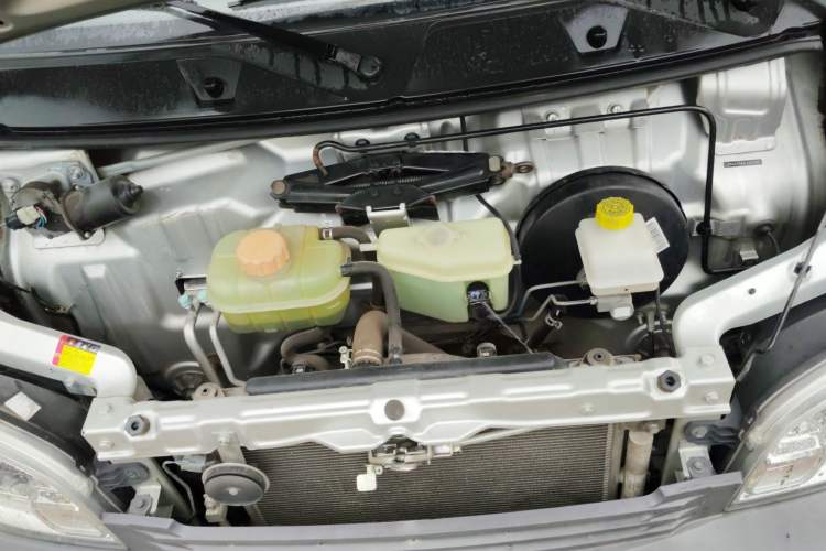 Used Wuling Zhiguang 2020 1.2L Practical Model China VI LSI Engine Bay