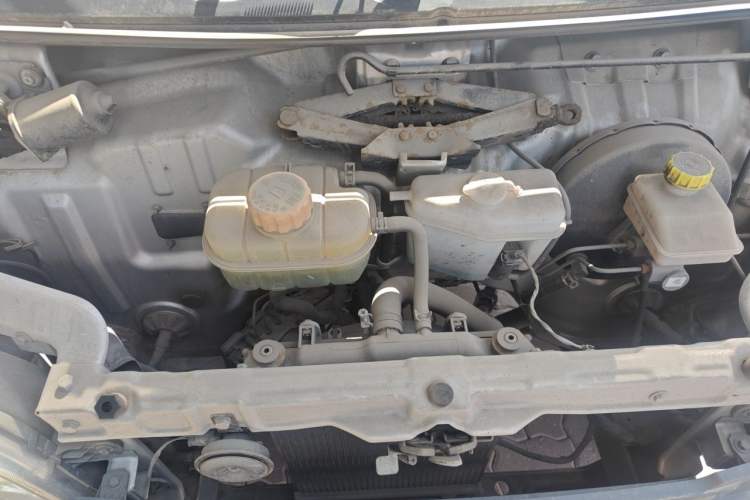 Used Wuling Zhiguang 2020 1.2L Practical Model China VI LSI Engine Bay