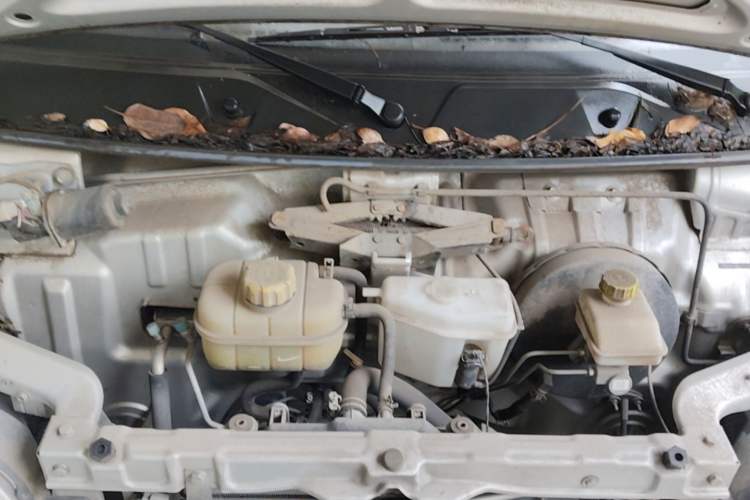 Used Wuling Zhiguang 2020 1.2L Practical Model China VI LSI Engine Bay