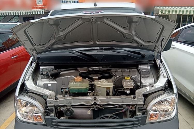 Used Wuling Zhiguang 2020 1.2L Practical Model China VI LSI Engine Bay
