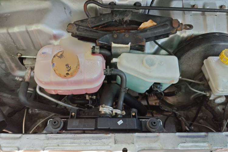 Used Wuling Zhiguang 2020 1.2L Practical Model China VI LSI Engine Bay