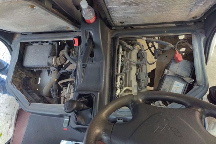 Used Wuling Zhiguang 2020 1.2L Practical Model China VI LSI Engine Bay