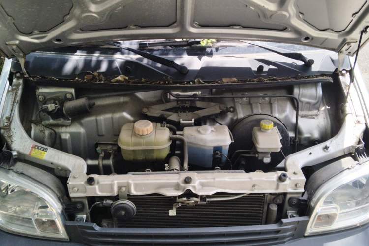 Used Wuling Zhiguang 2020 1.2L Practical Model China VI LSI Engine Bay