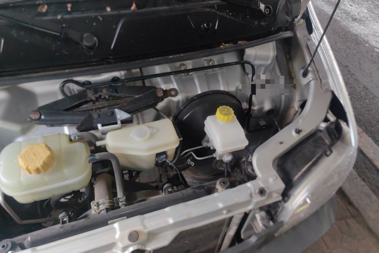 Used Wuling Zhiguang 2020 1.2L Practical Model China VI LSI Engine Bay Left